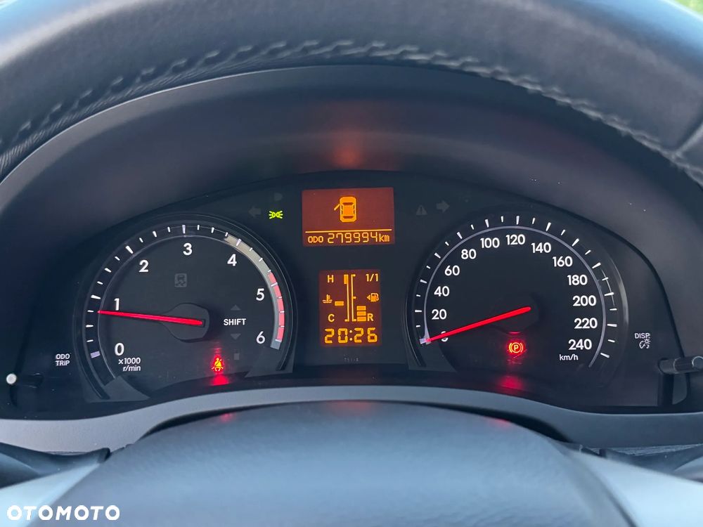 Toyota Avensis - 26