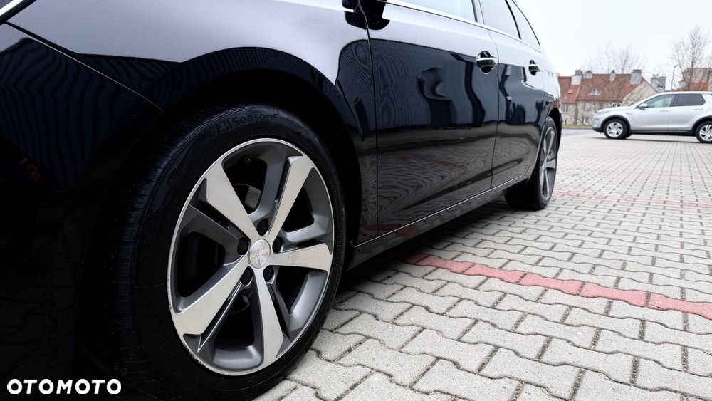 Peugeot 308 PureTech 130 GPF Black Edition - 11