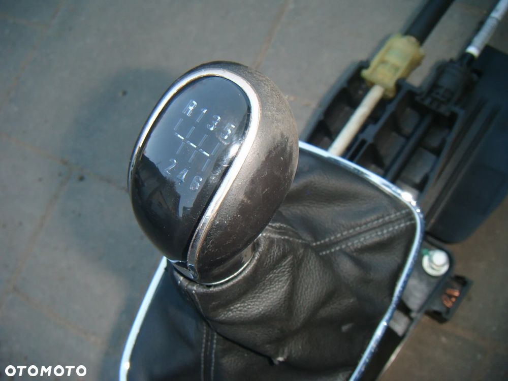 opel  insignia a 2.0 cdti 10r lewarek zmiany biegów z linkami  55563829   55560991 - 2