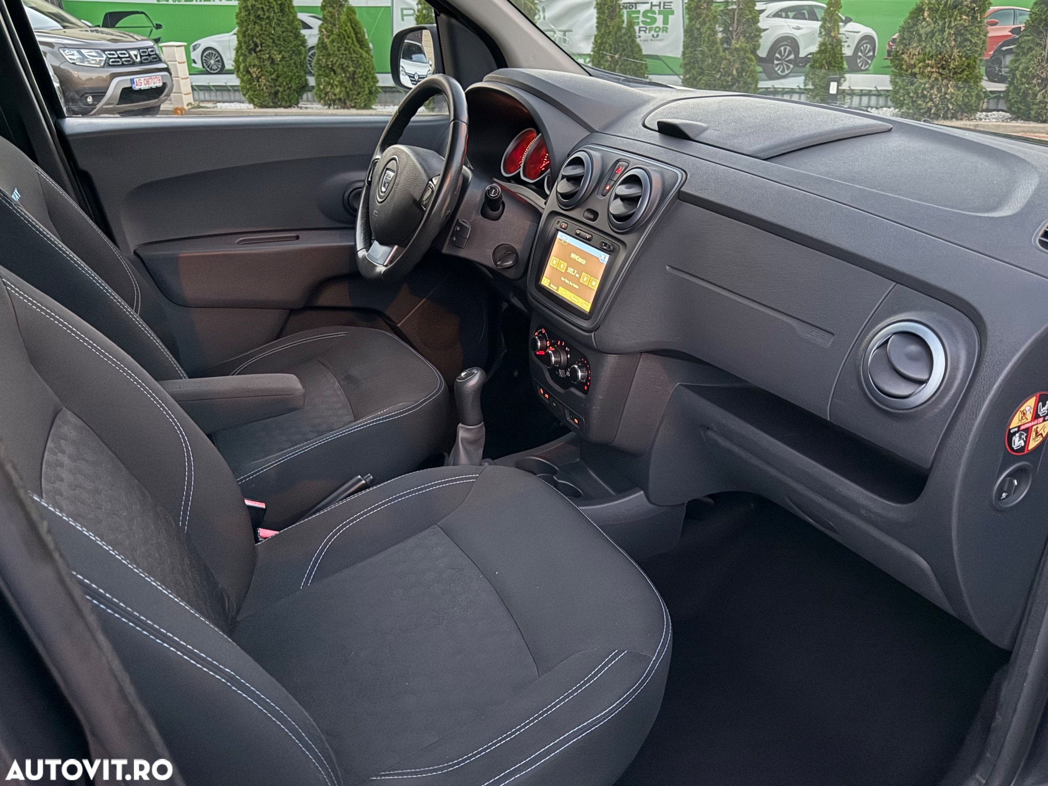 Dacia Lodgy 1.5 dCi Stepway - 25