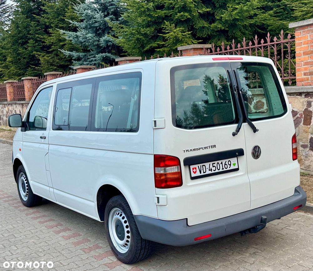 Volkswagen Caravelle - 8