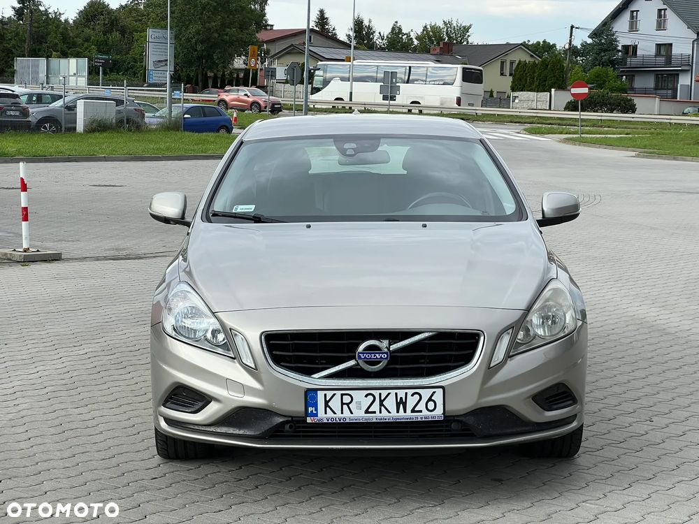 Volvo V60 D3 R-Design - 9