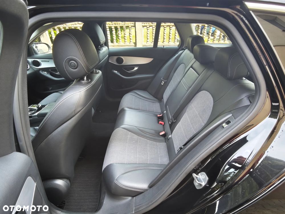 Mercedes-Benz Klasa C 180 9G-TRONIC - 22