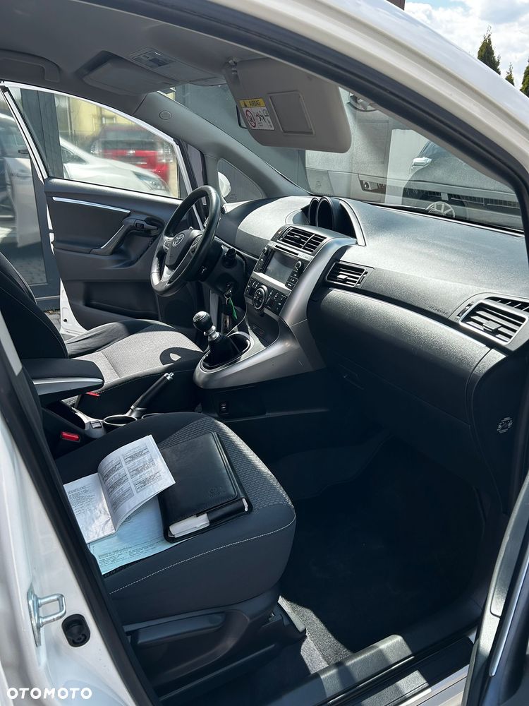 Toyota Verso 1.8 5-Sitzer Executive - 17