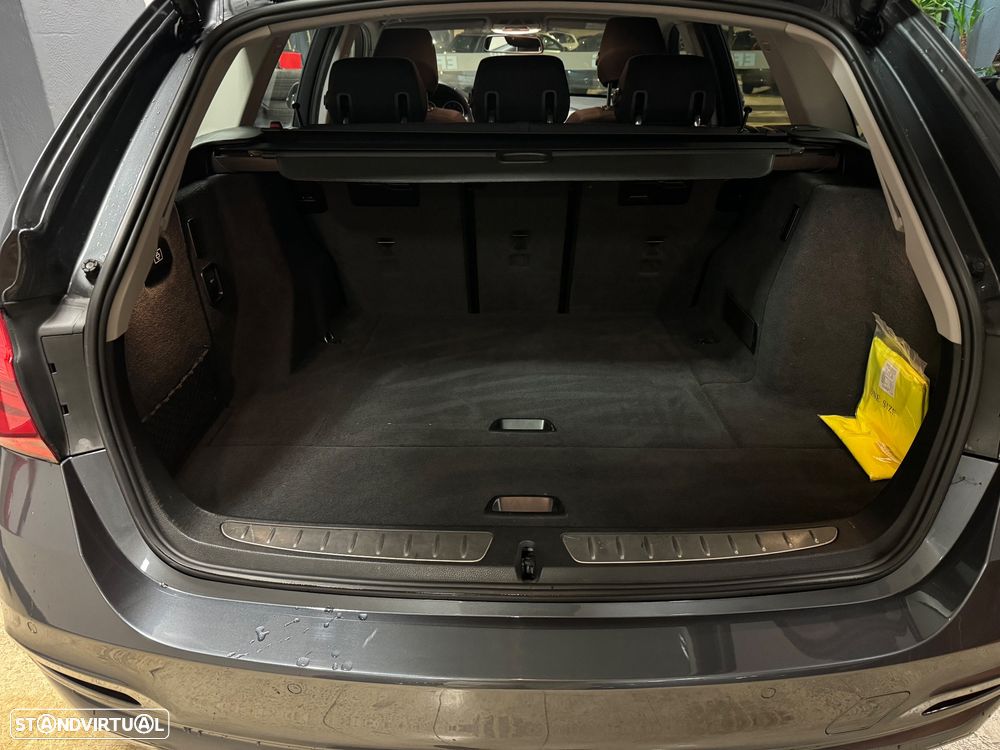 BMW 318 d Essence - 18