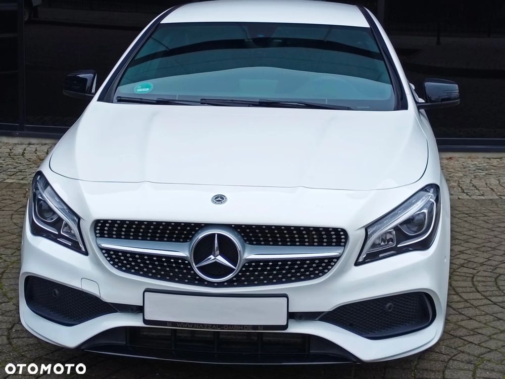 Mercedes-Benz CLA 200 AMG Line - 4