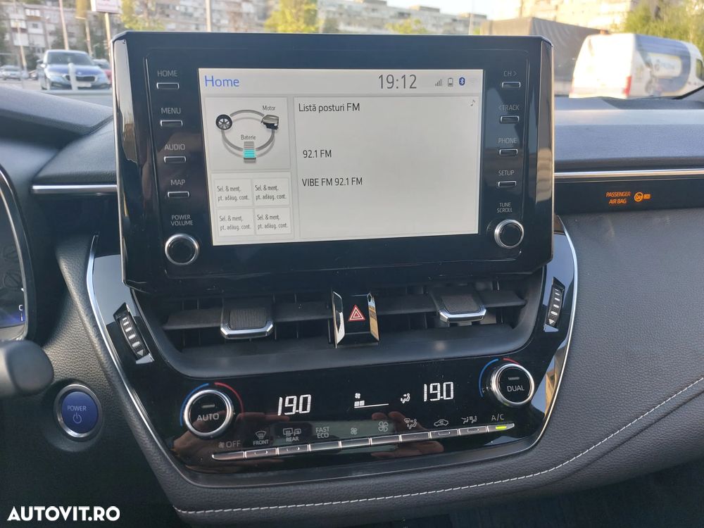 Toyota Corolla 1.8 HSD Exclusive interior Negru - 11