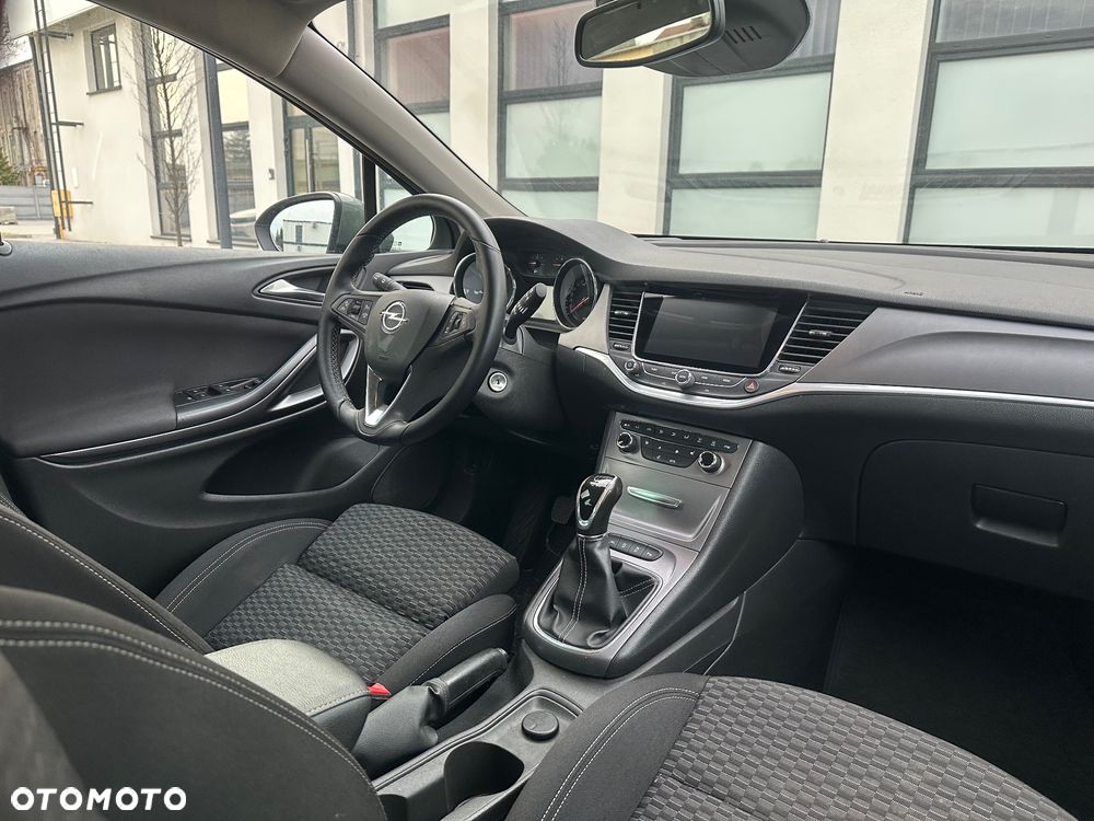 Opel Astra 1.6 BiTrb D (CDTI) Start/Stop Innovation - 26