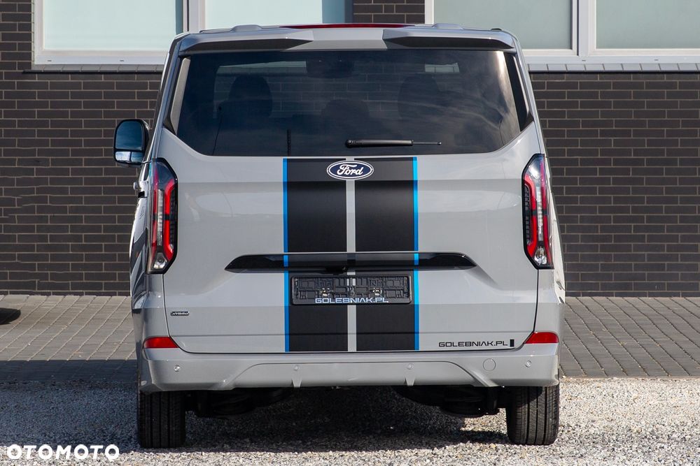 Ford Tourneo Custom - 8