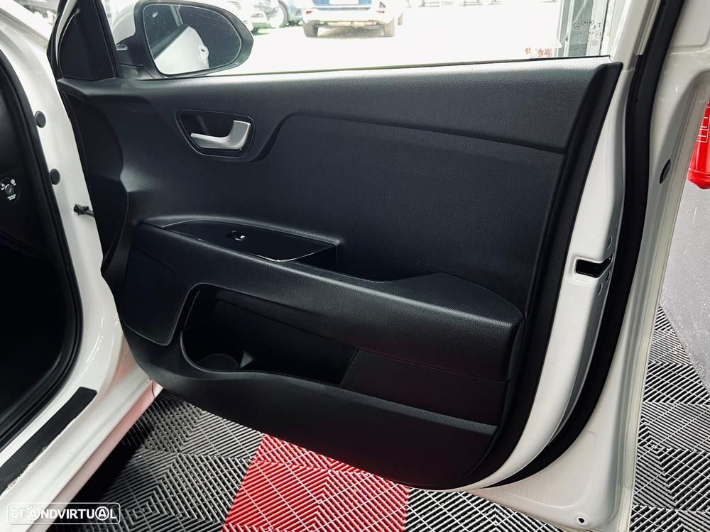 Kia Rio 1.2 CVVT LX - 38