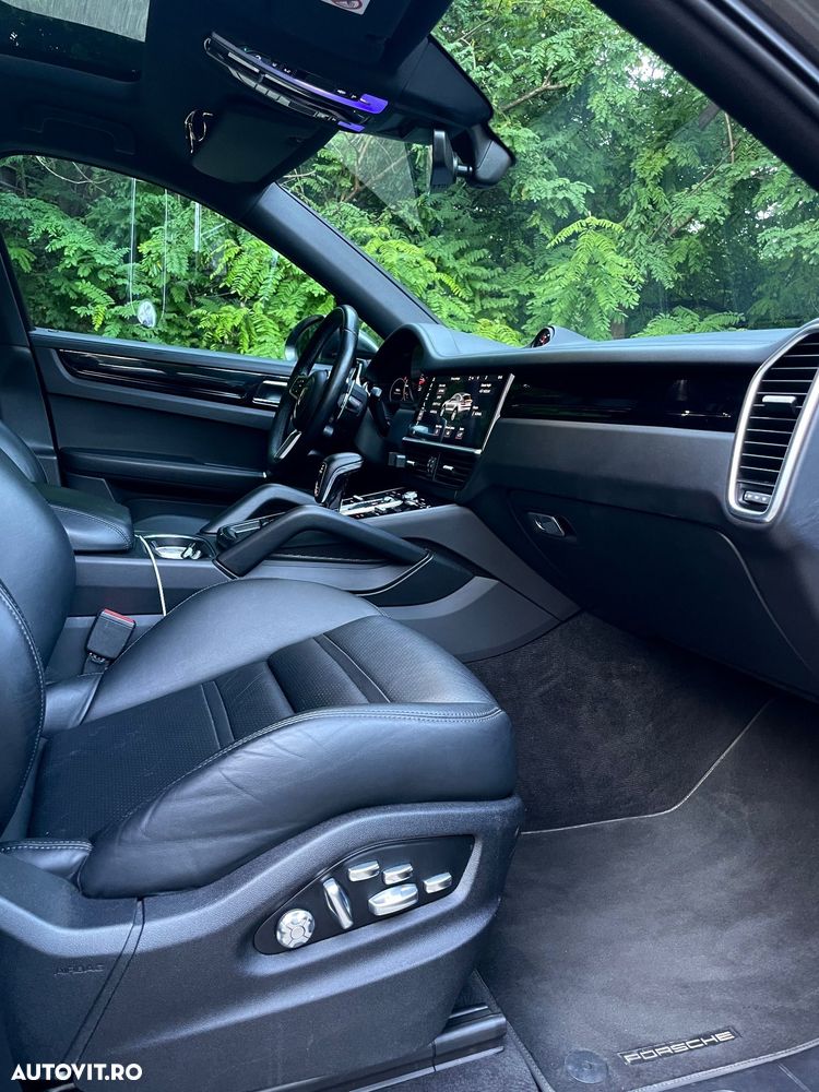 Porsche Cayenne - 9