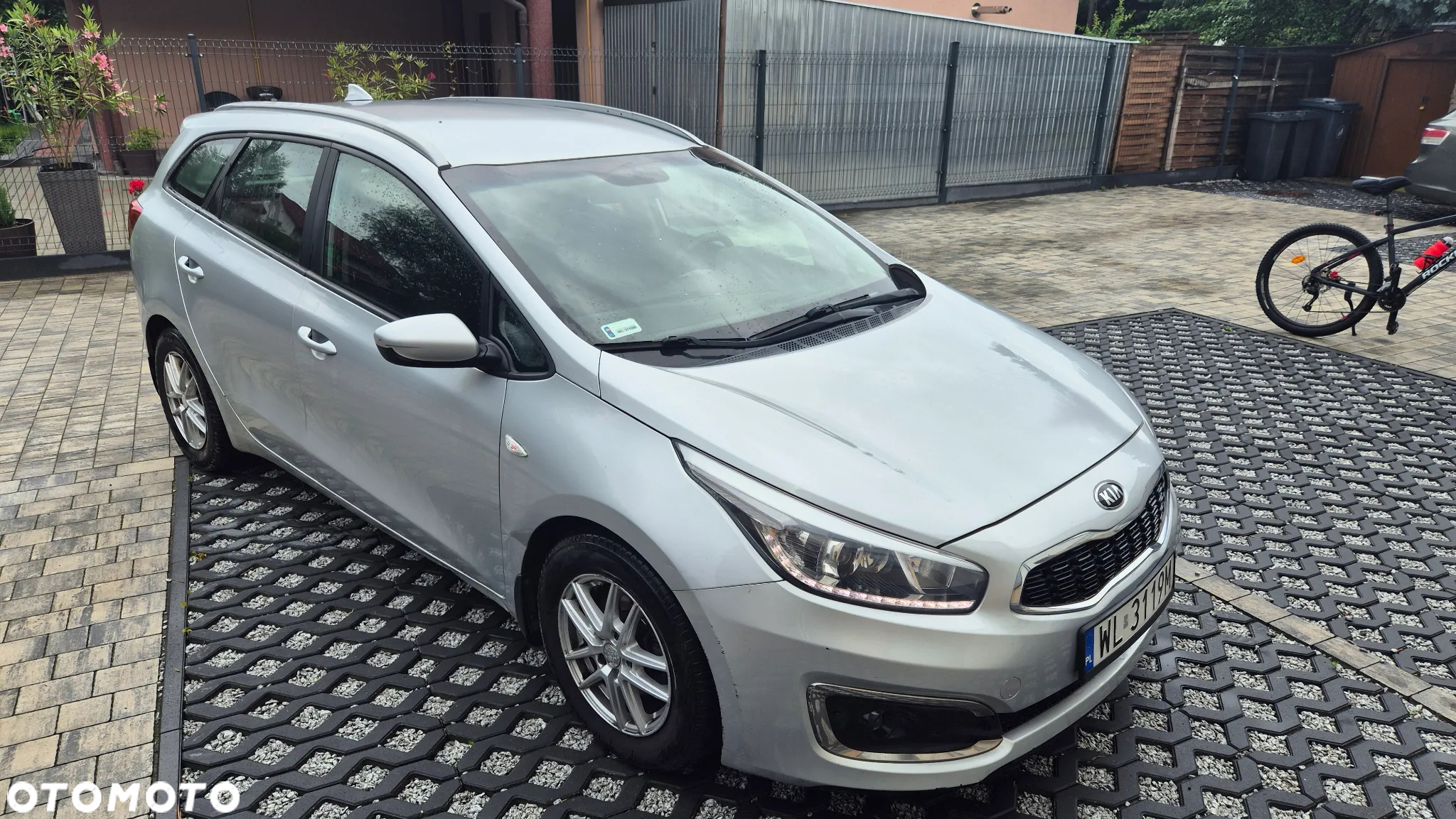 Kia Ceed - 10
