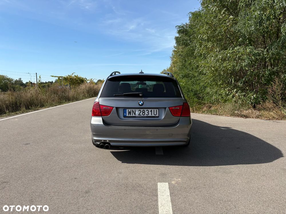 BMW Seria 3 330d DPF Touring - 8