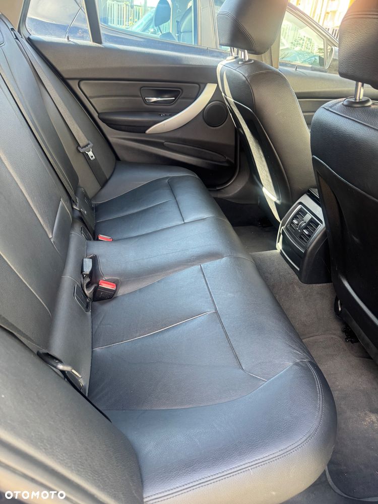 BMW Seria 3 320d Advantage - 29