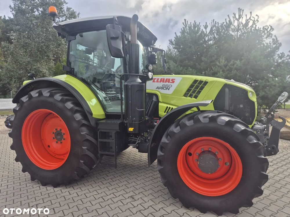 Claas Arion 660