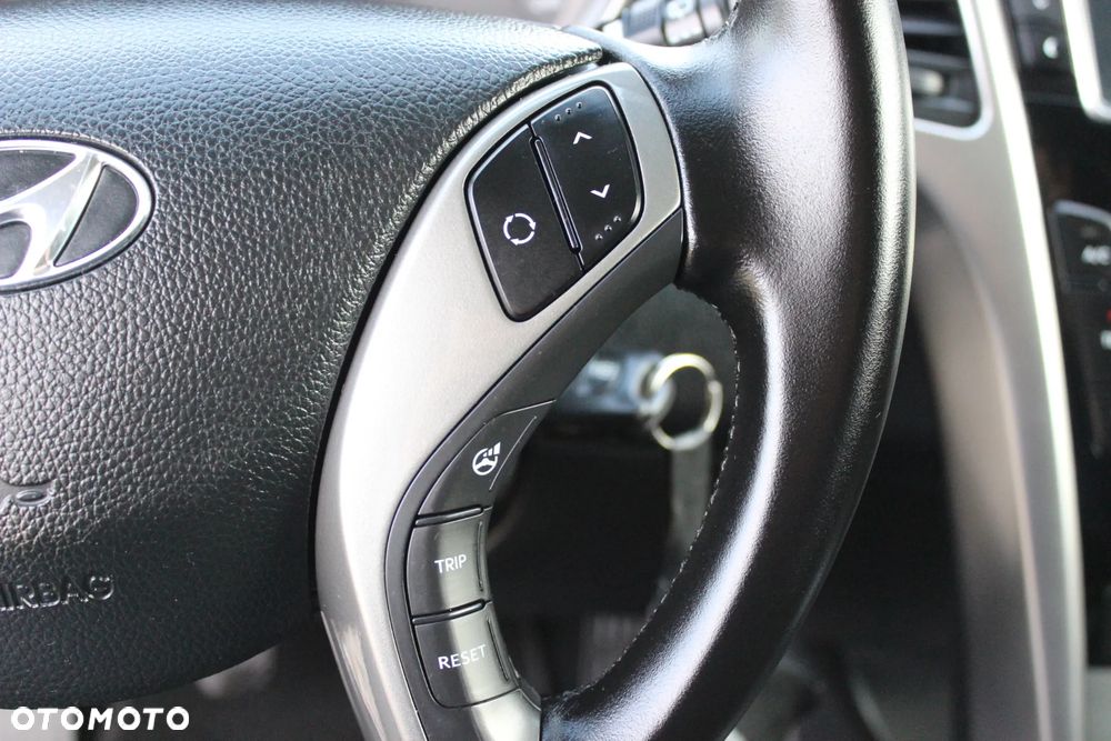 Hyundai i30 blue Kombi 1.6 GDi Style - 34