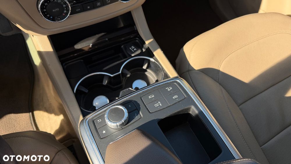Mercedes-Benz ML - 27
