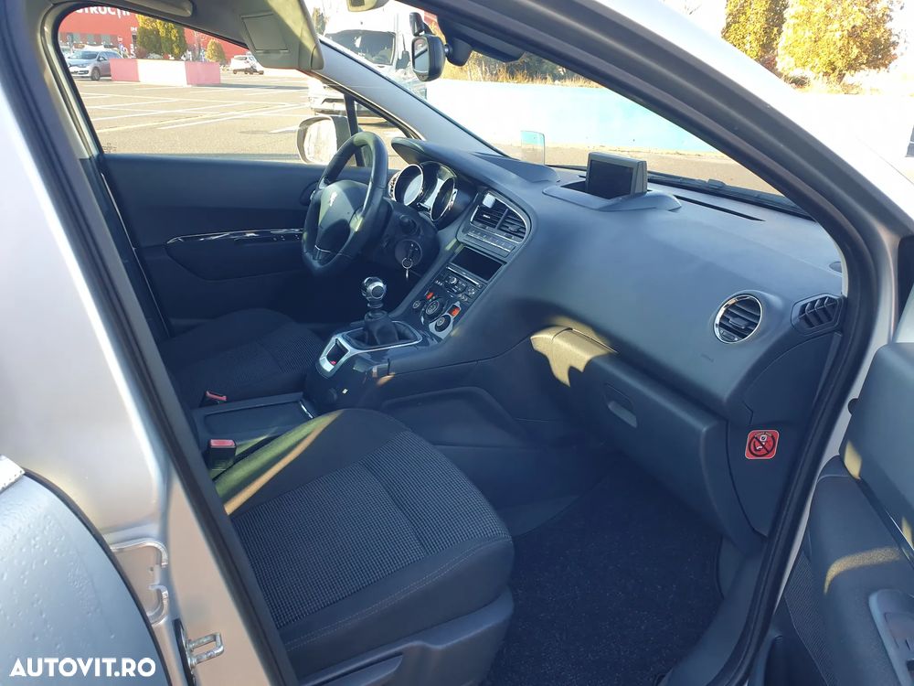 Peugeot 5008 1.6 HDI Confort Pack - 13