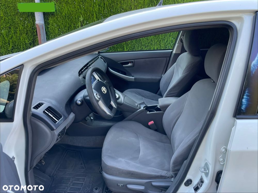 Toyota Prius 1.8 HSD Prestige - 10