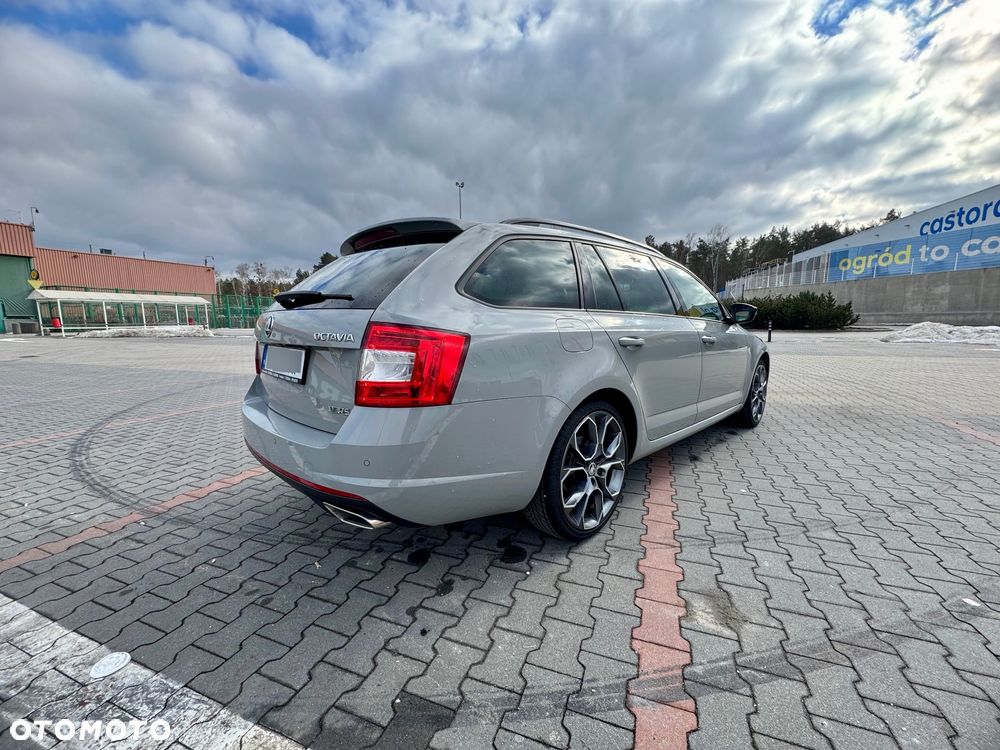 Skoda Octavia 2.0 TDI (Green tec) DSG RS - 10