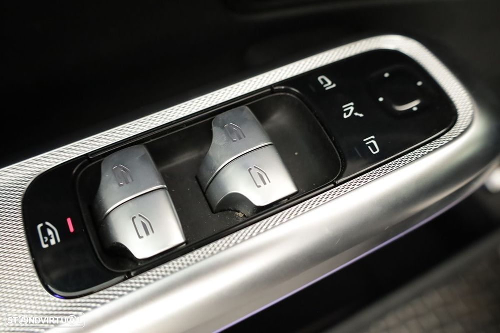 Mercedes-Benz E 300 de AMG Line - 20