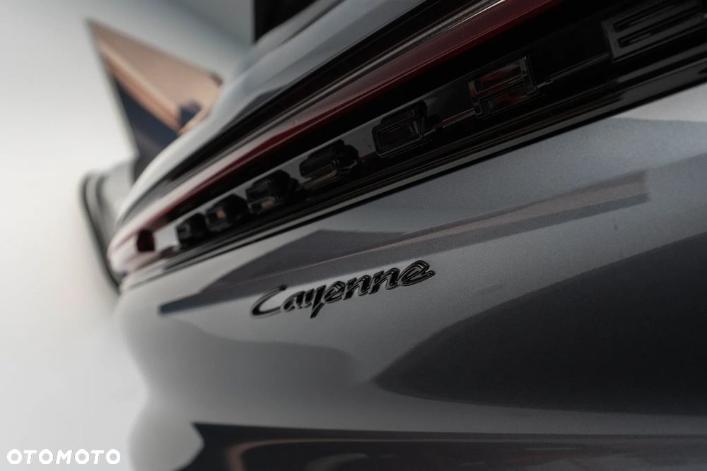 Porsche Cayenne E-Hybrid PHEV Black Edition - 36