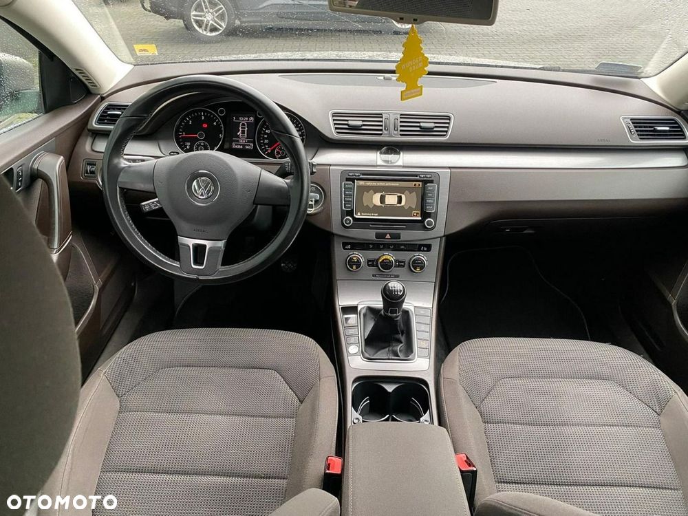 Volkswagen Passat - 10
