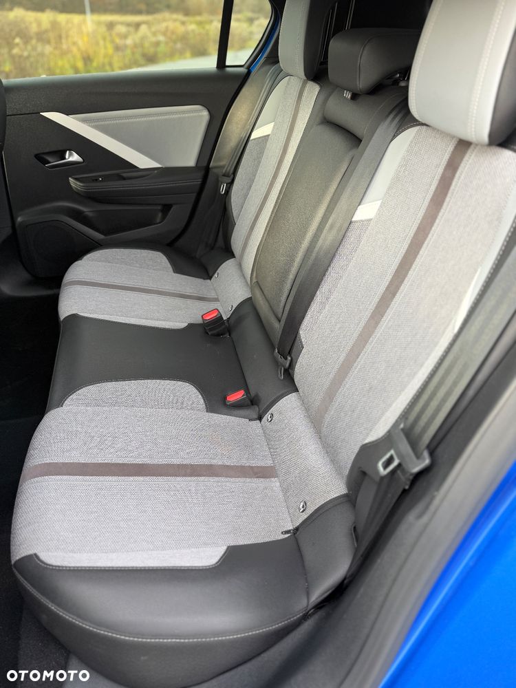 Opel Astra 1.2 T Elegance S&S - 22