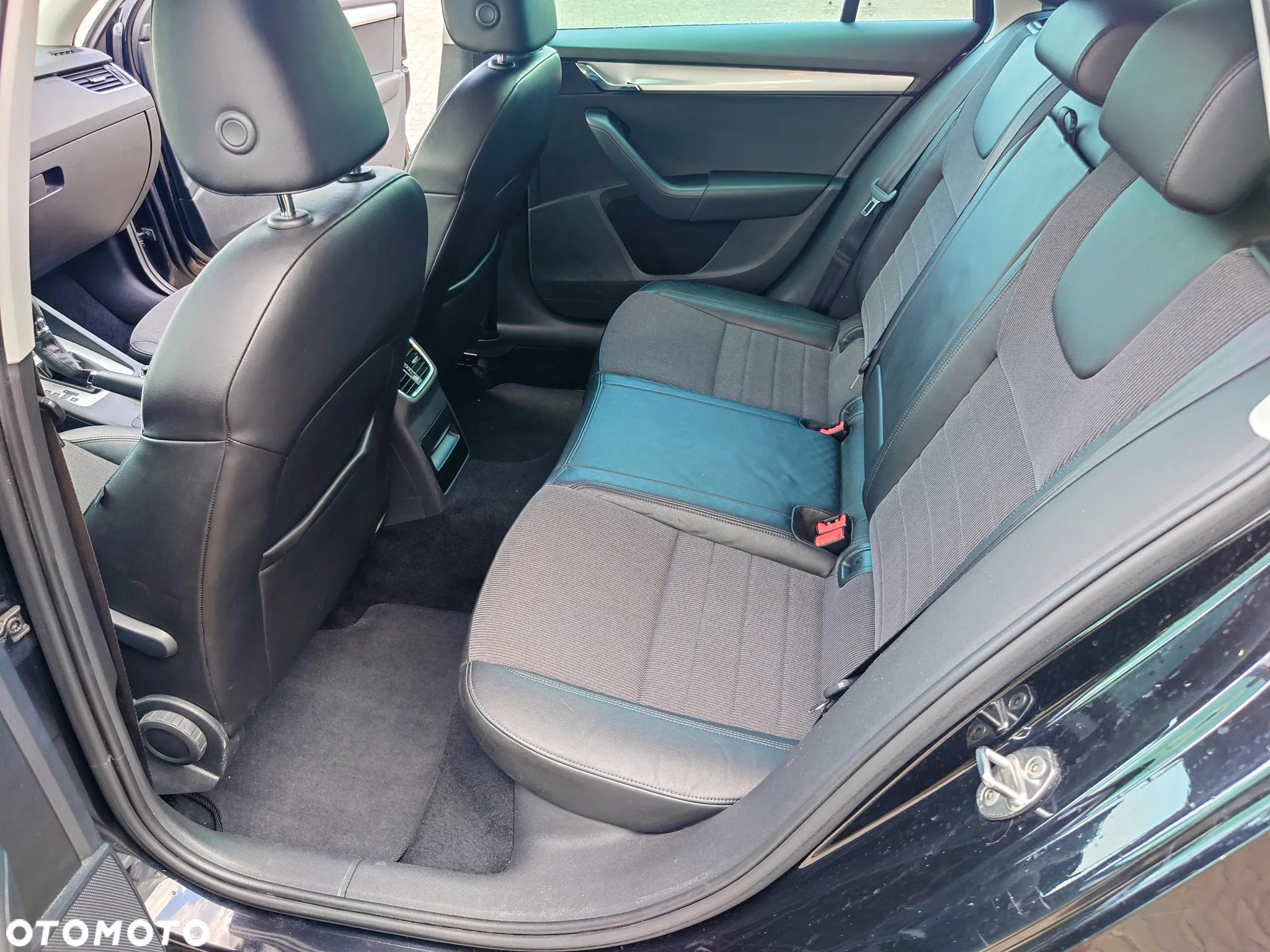 Skoda Octavia 2.0 TDI (Green tec) DSG Style - 11