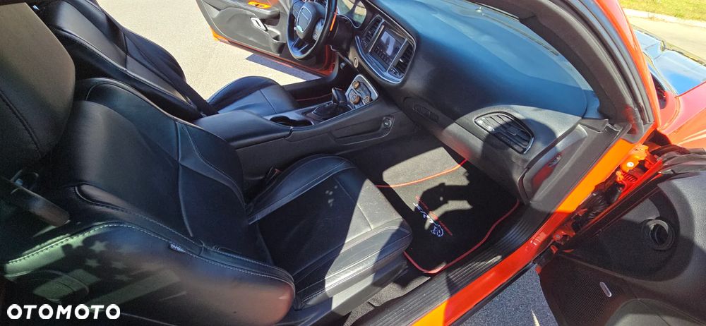 Dodge Challenger 5.7 R/T - 18