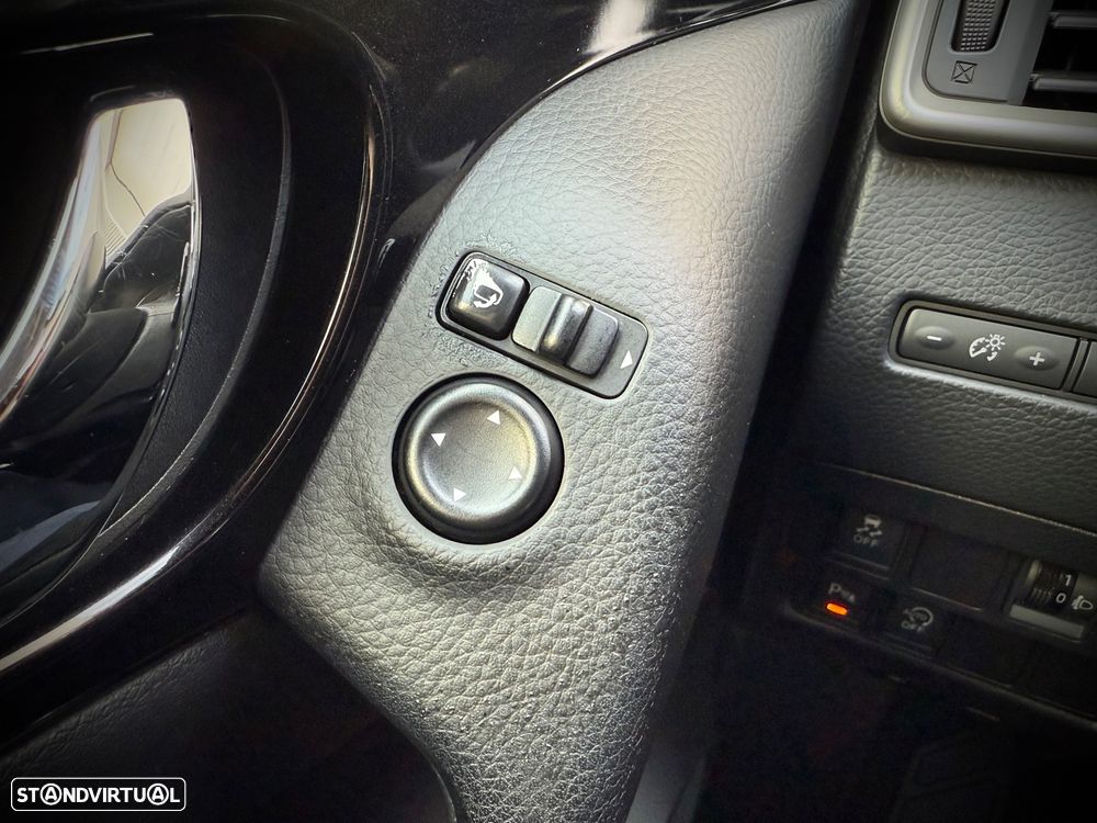 Nissan Qashqai 1.5 dCi N-Connecta - 21