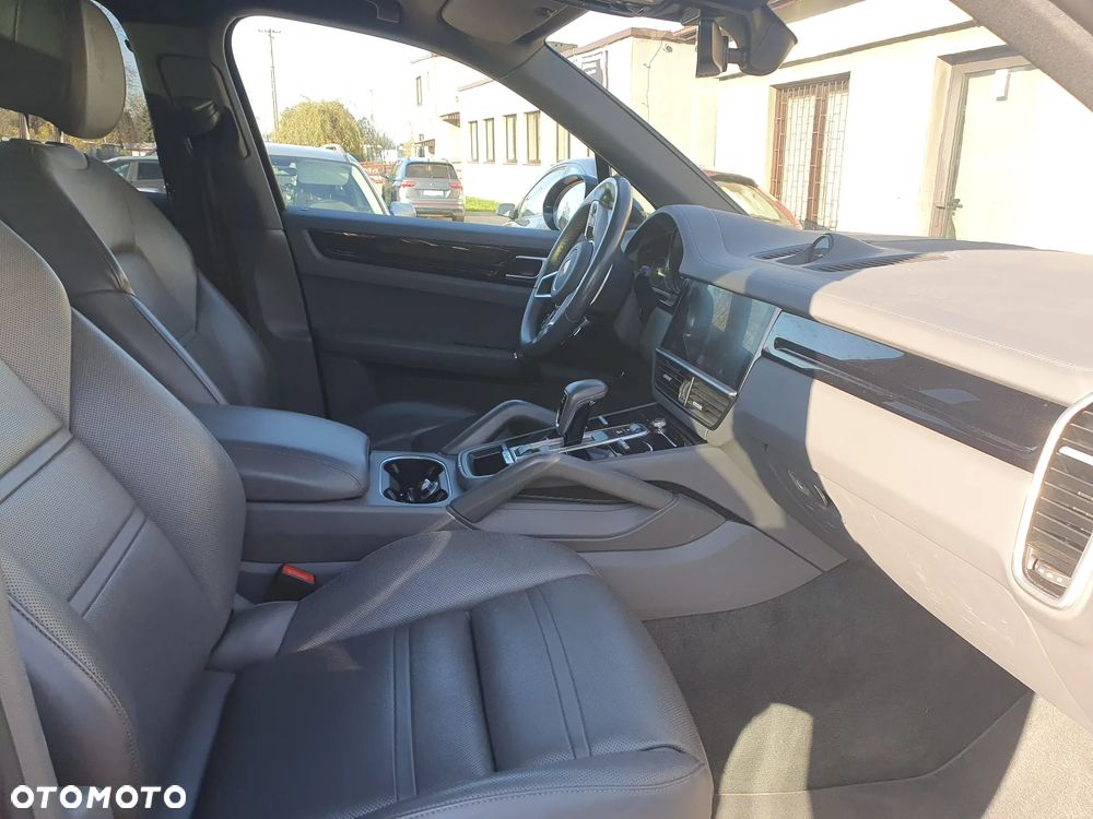 Porsche Cayenne - 11