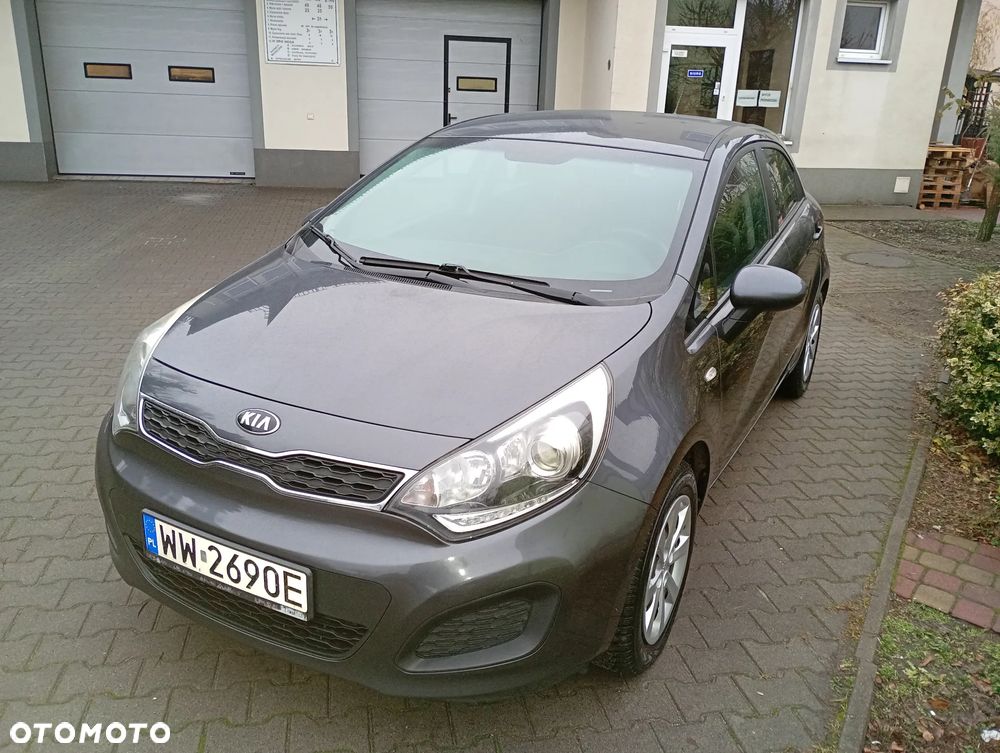Kia Rio 1.2 L - 2