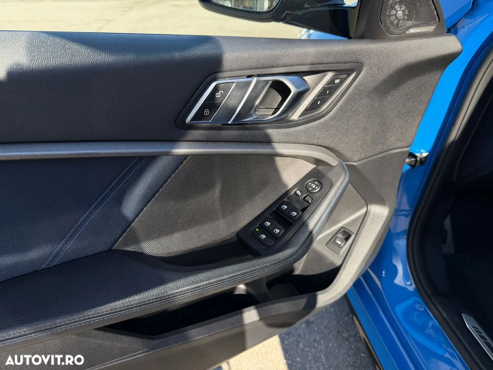 BMW M1 M135i xDrive AT - 24