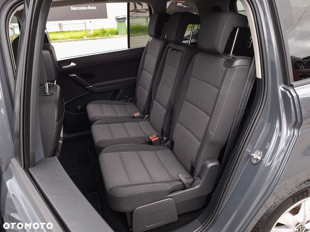Volkswagen Touran - 13
