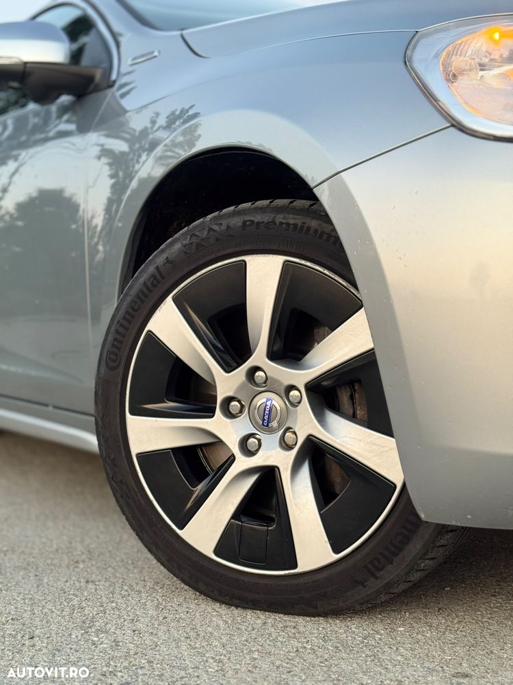 Volvo V60 D5 AWD Geartronic Summum - 10