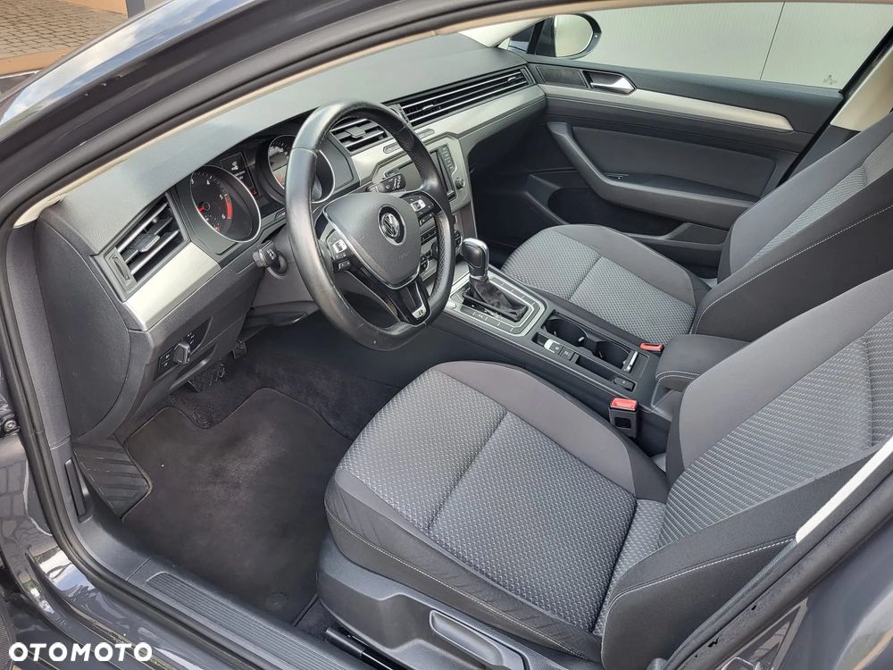 Volkswagen Passat 2.0 TDI SCR DSG Comfortline - 14