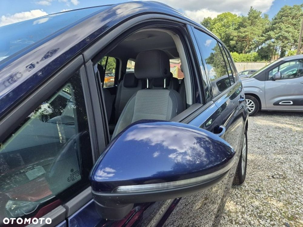 Volkswagen Touran - 9