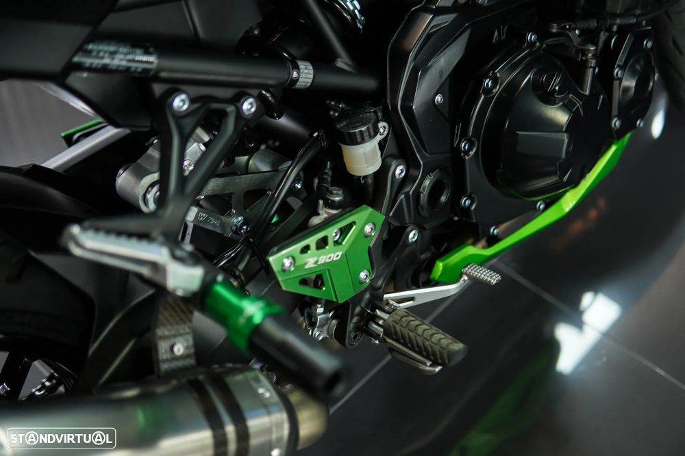 Kawasaki ZR 900 Akrapovic Full Titanium - 23