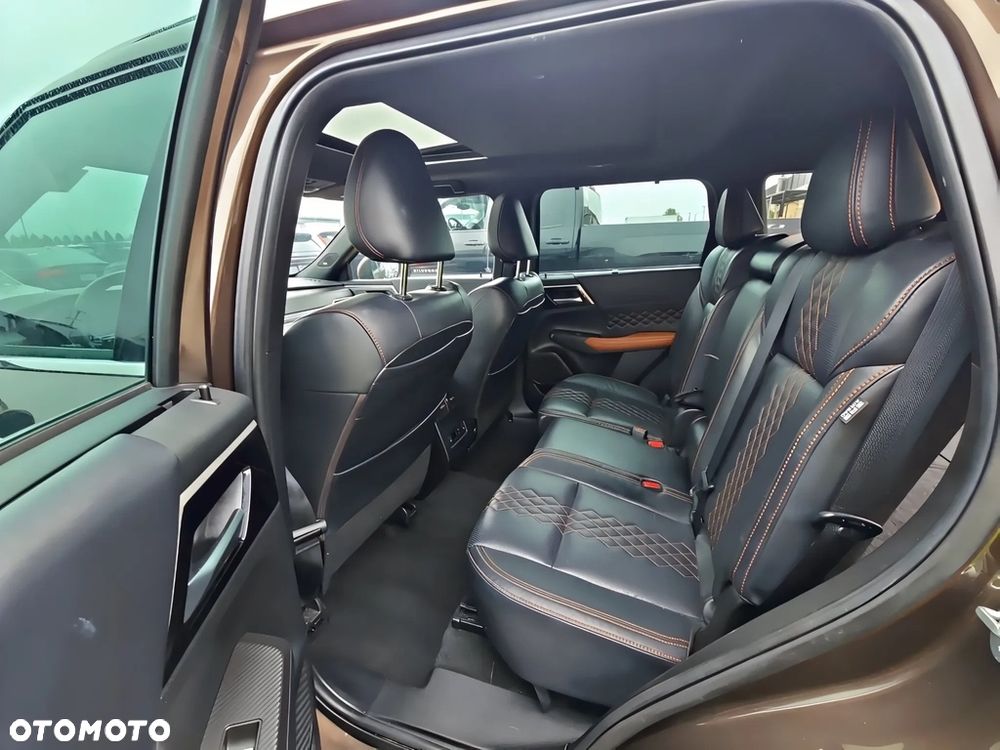 Mitsubishi Outlander - 11