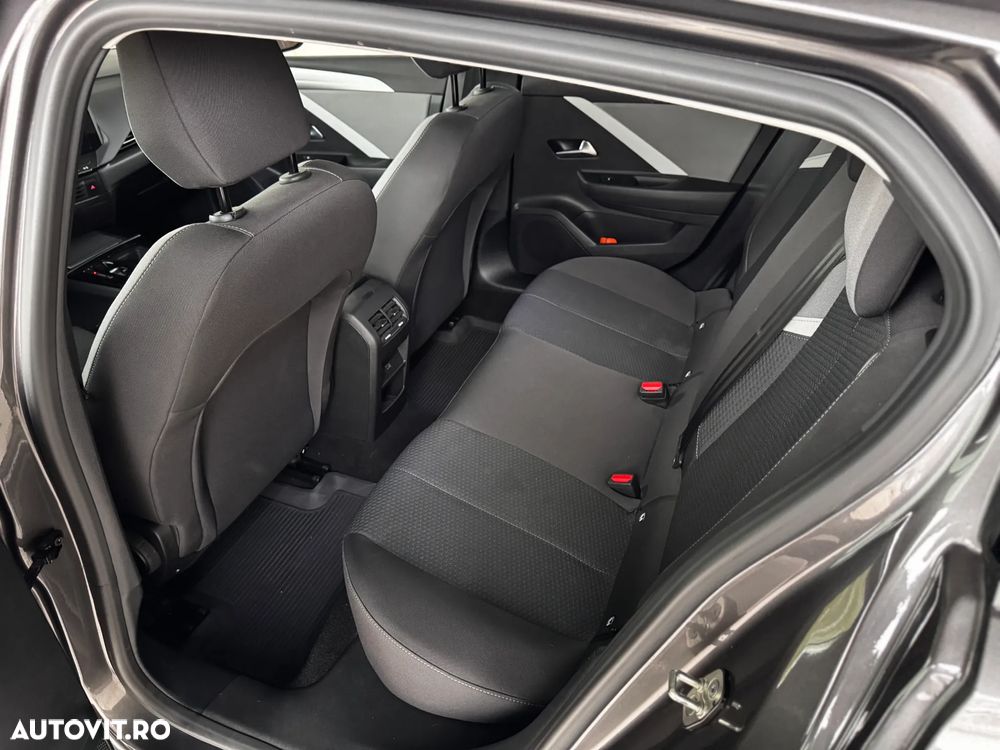 Opel Astra 1.2L Turbo Start/Stop AT8 Elegance - 36