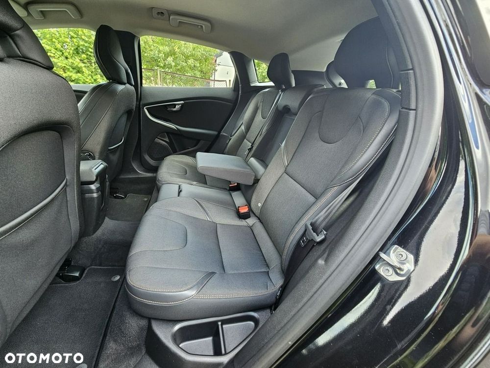 Volvo V40 D2 Geartronic Momentum - 17