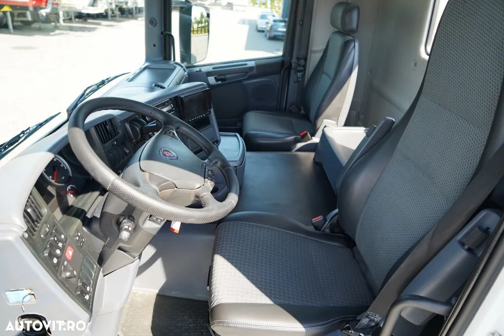 Scania G 410 / 8X4 / CAROSERIE BACĂ ASFALT / 2X CLAPETĂ HIDRAULICĂ / ACOPERIȘ HIDRAULIC / PENTRU PAVINGURI - 27