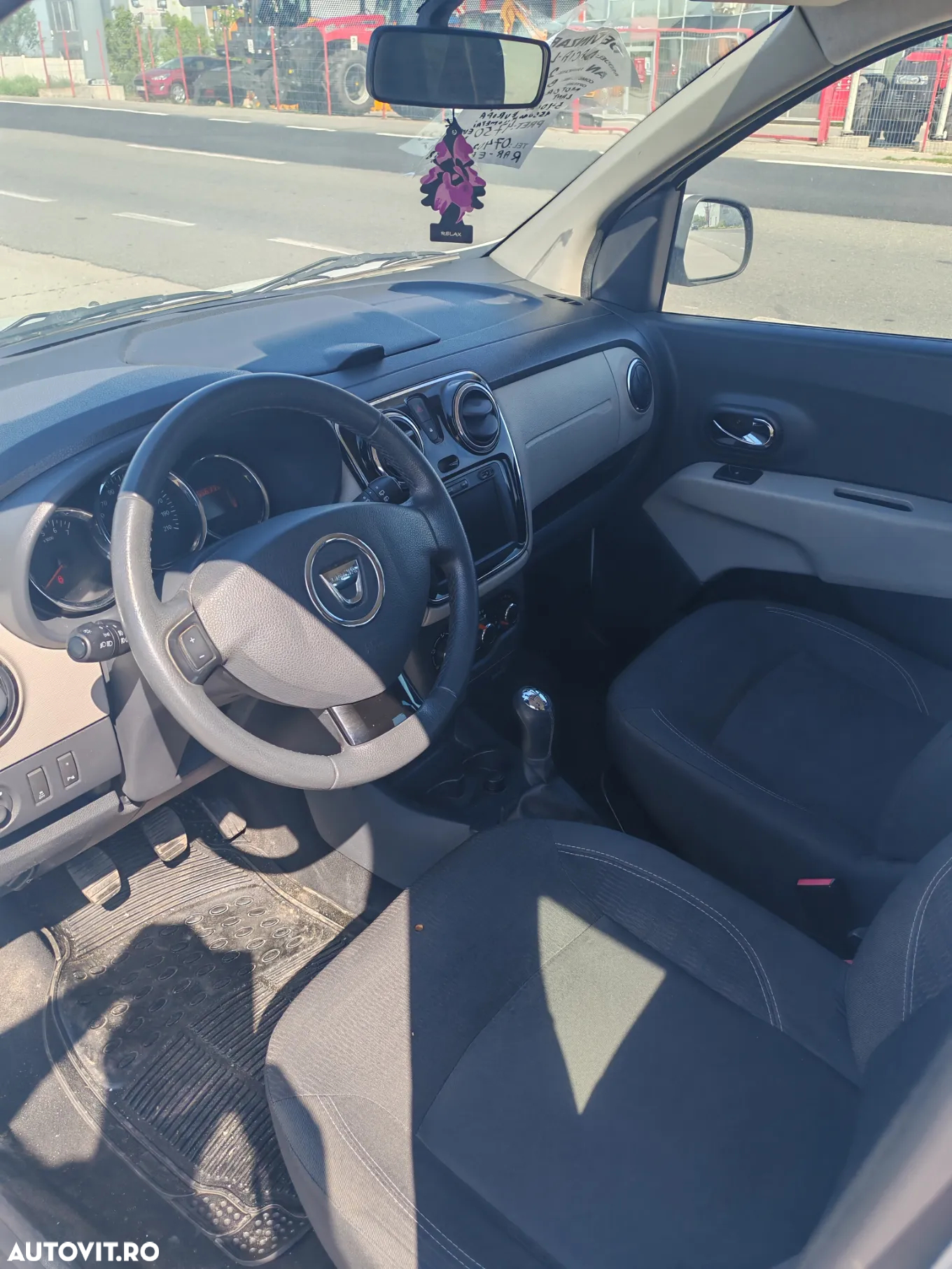 Dacia Lodgy 1.2 TCe 115 CP Laureate - 12
