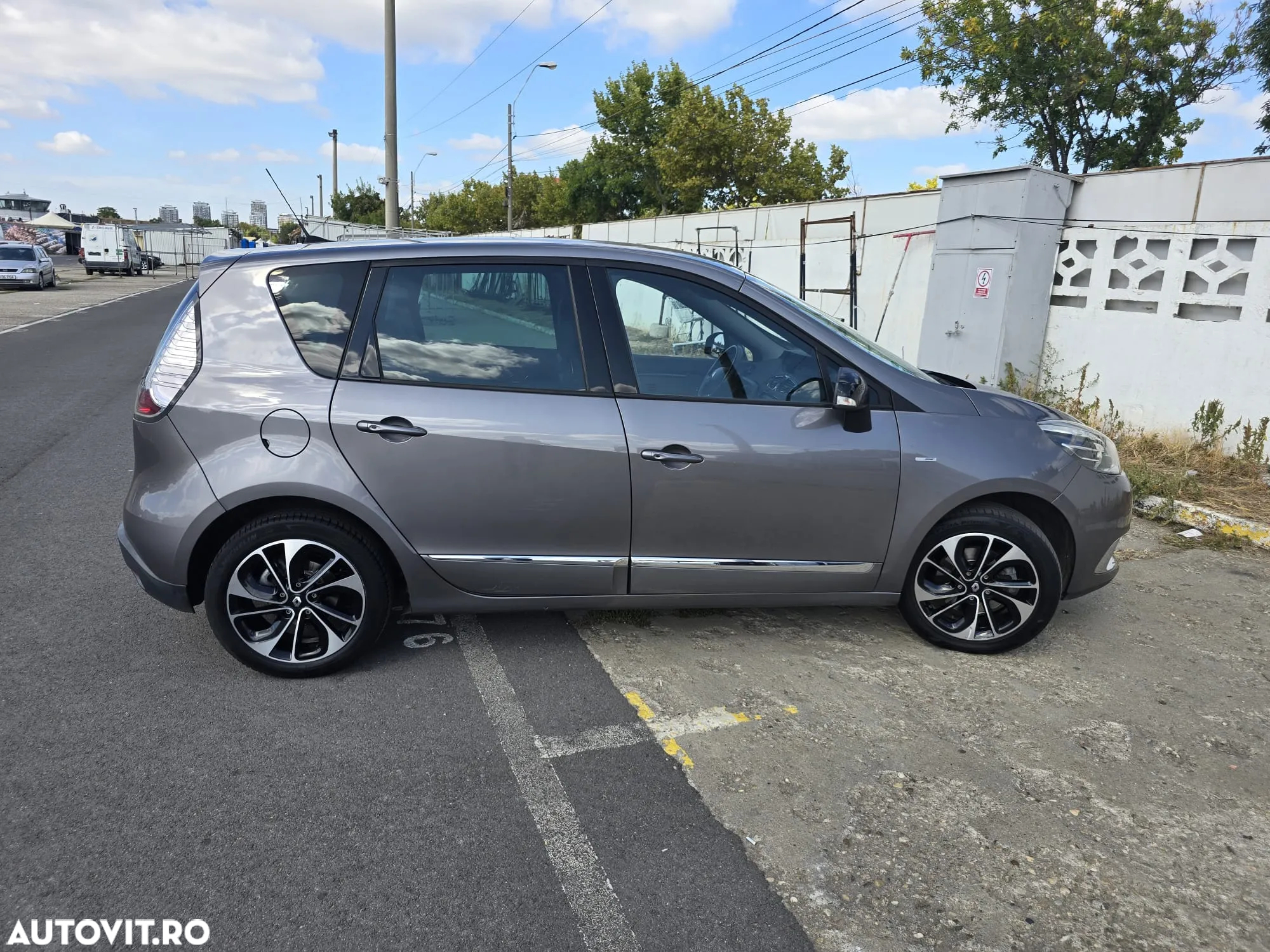 Renault Scenic ENERGY TCe 130 BOSE EDITION - 16