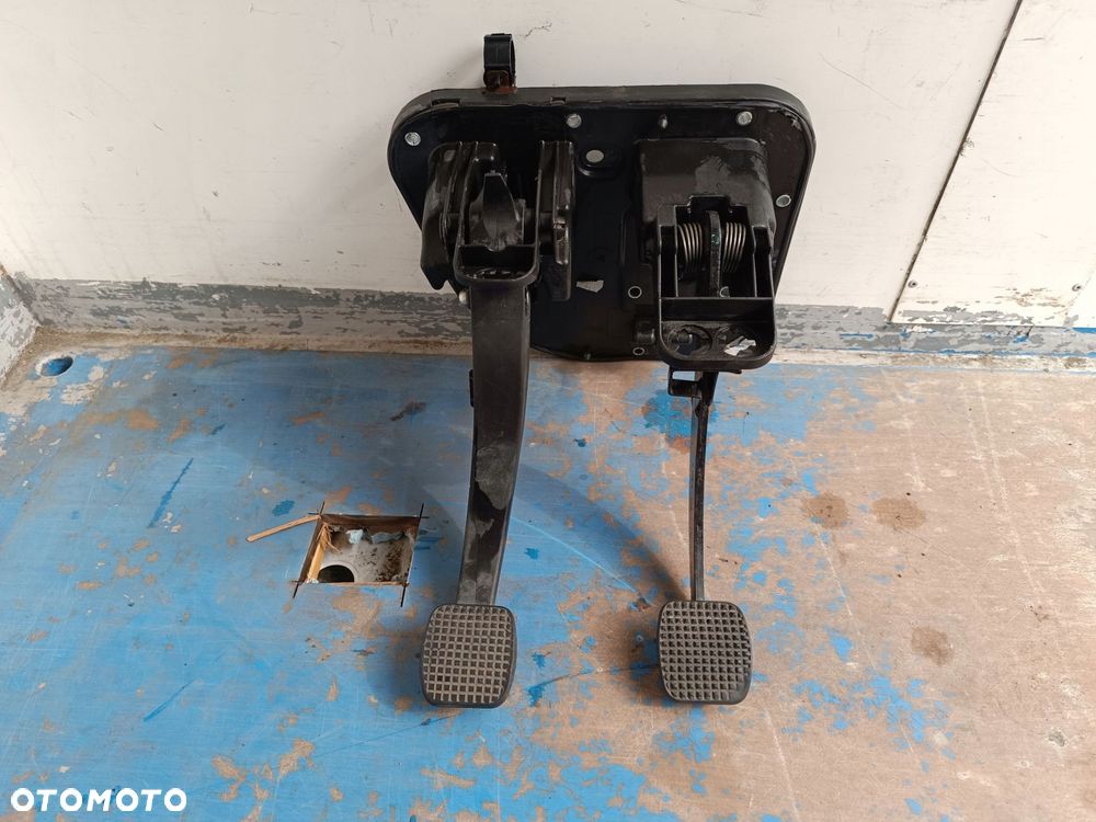 podstawa dźwigni hamulca sprzęgła iveco daily 99-11 pedalnica pedaliera - 1