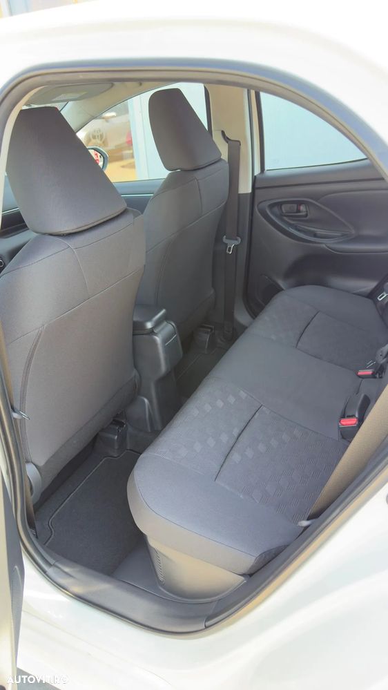 Toyota Yaris 1.5 VVT-i HSD Eco - 27