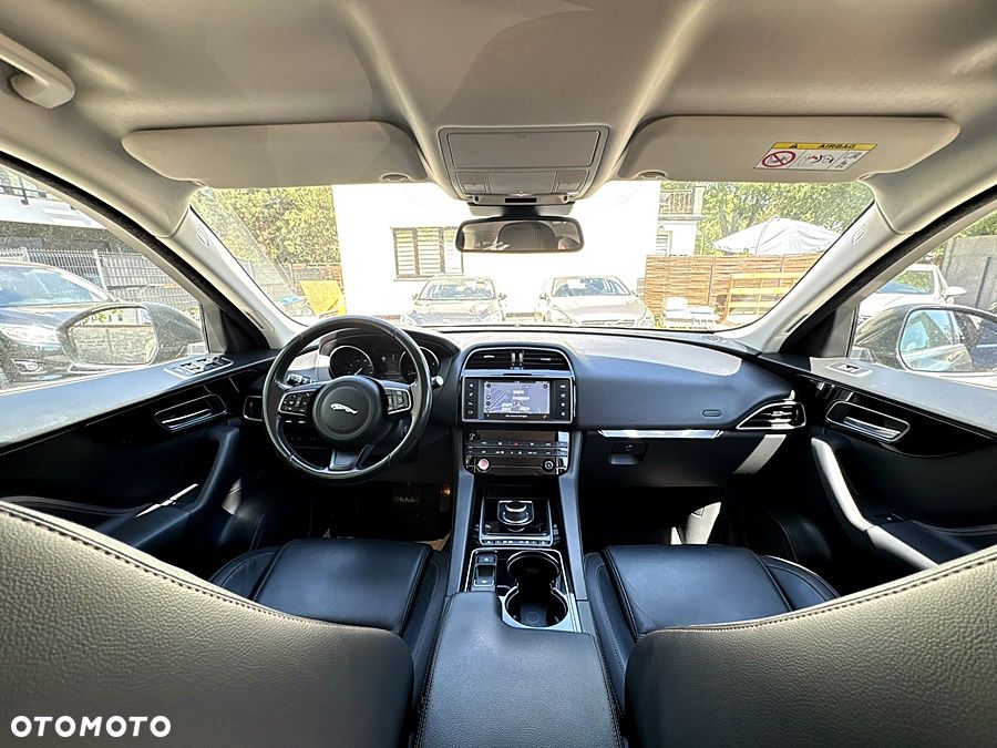 Jaguar F-Pace 20d AWD Prestige - 24