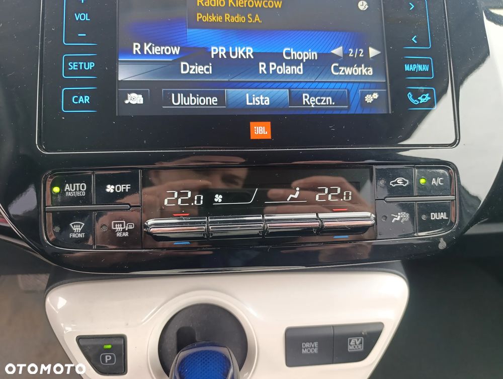 Toyota Prius Hybrid Executive - 18