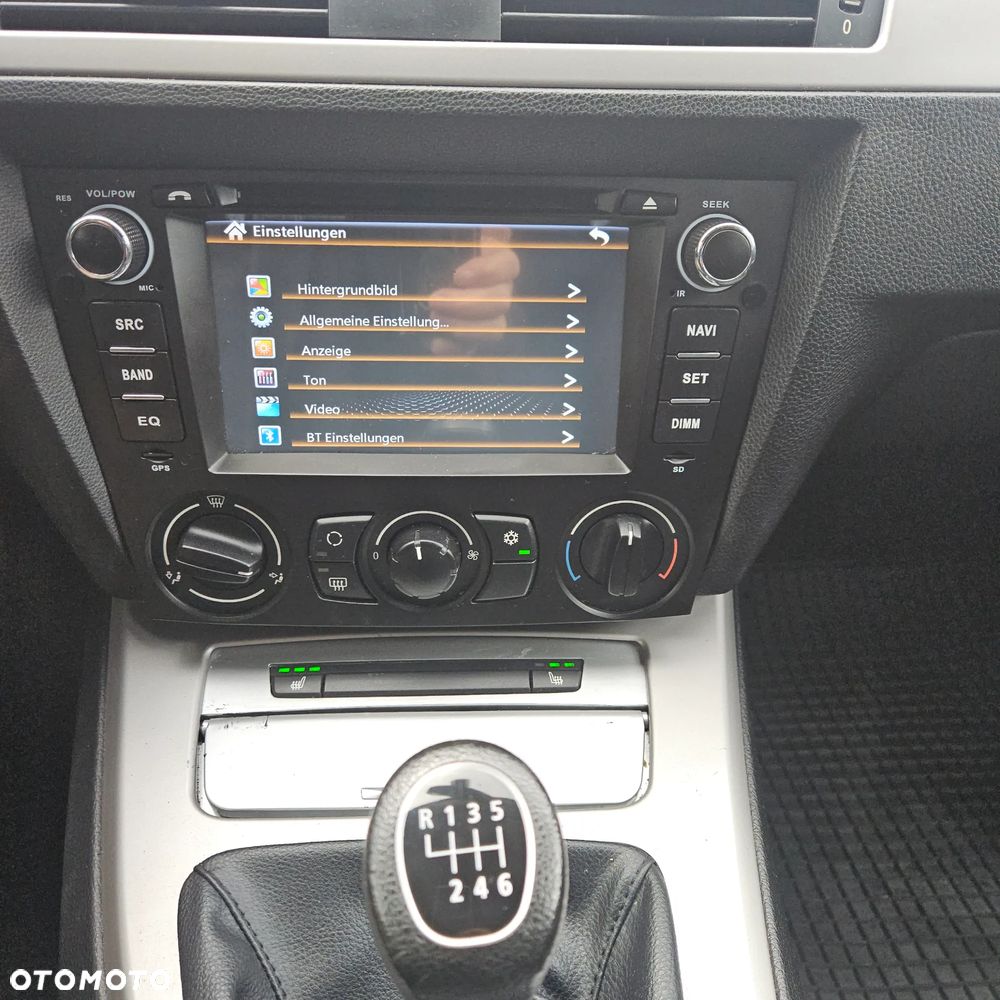 BMW Seria 3 318i Touring - 29